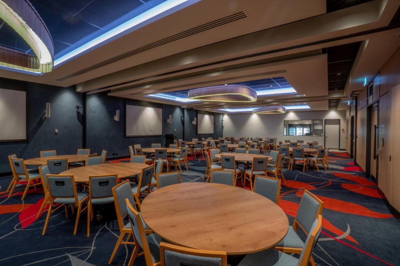 Holiday Inn Sydney St Marys By Ihg Экстерьер фото