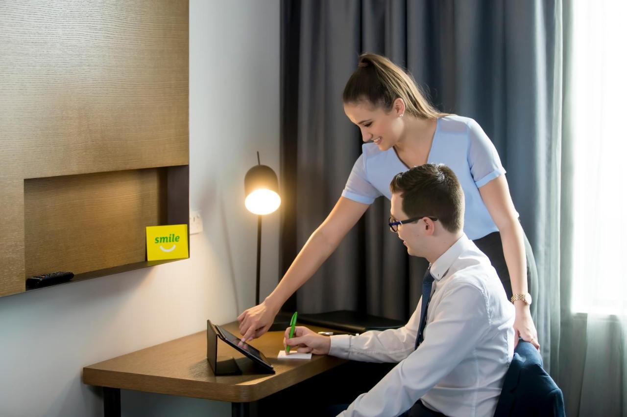 Holiday Inn Sydney St Marys By Ihg Экстерьер фото